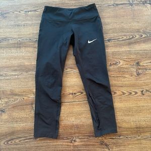 Cropped Nike Dri-Fit Leggings